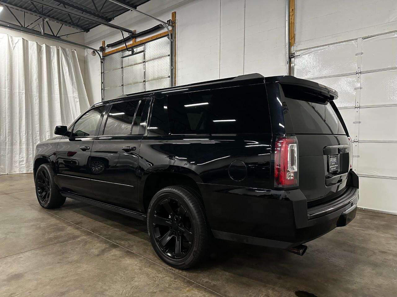 GMC Yukon XL Denali Ultimate 4WD 2019