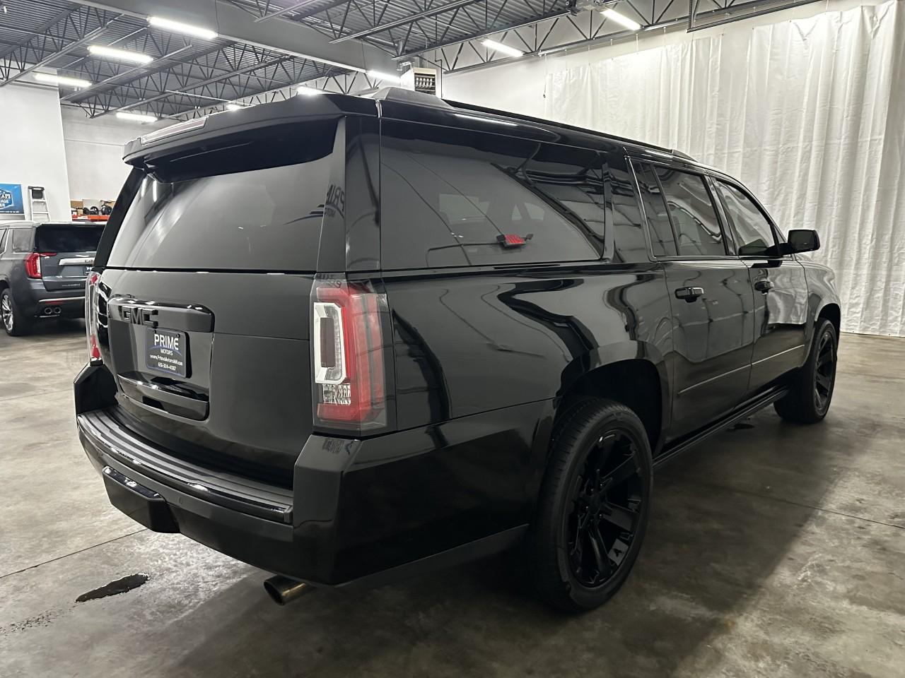 GMC Yukon XL Denali Ultimate 4WD 2019
