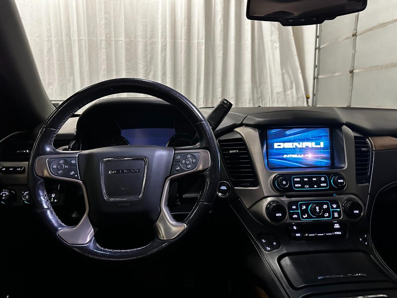 GMC Yukon XL Denali Ultimate 4WD 2019