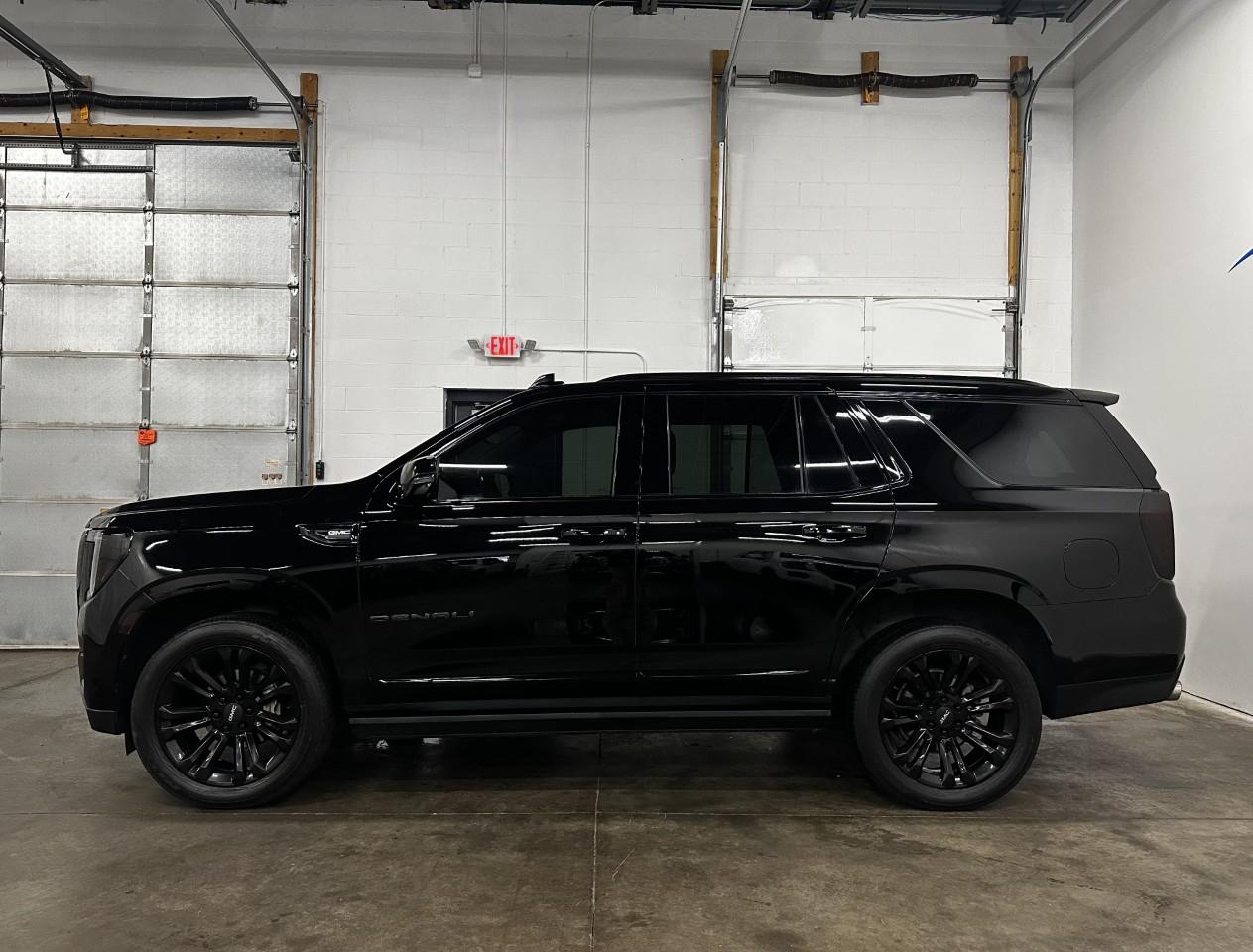 GMC Yukon Denali 4WD 2021