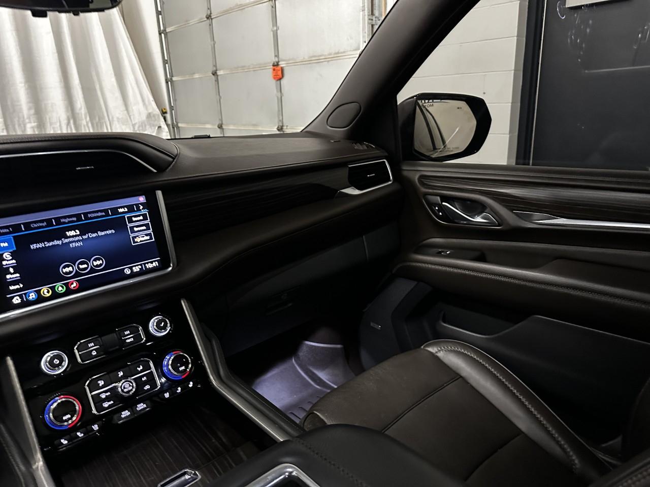 GMC Yukon Denali 4WD 2021