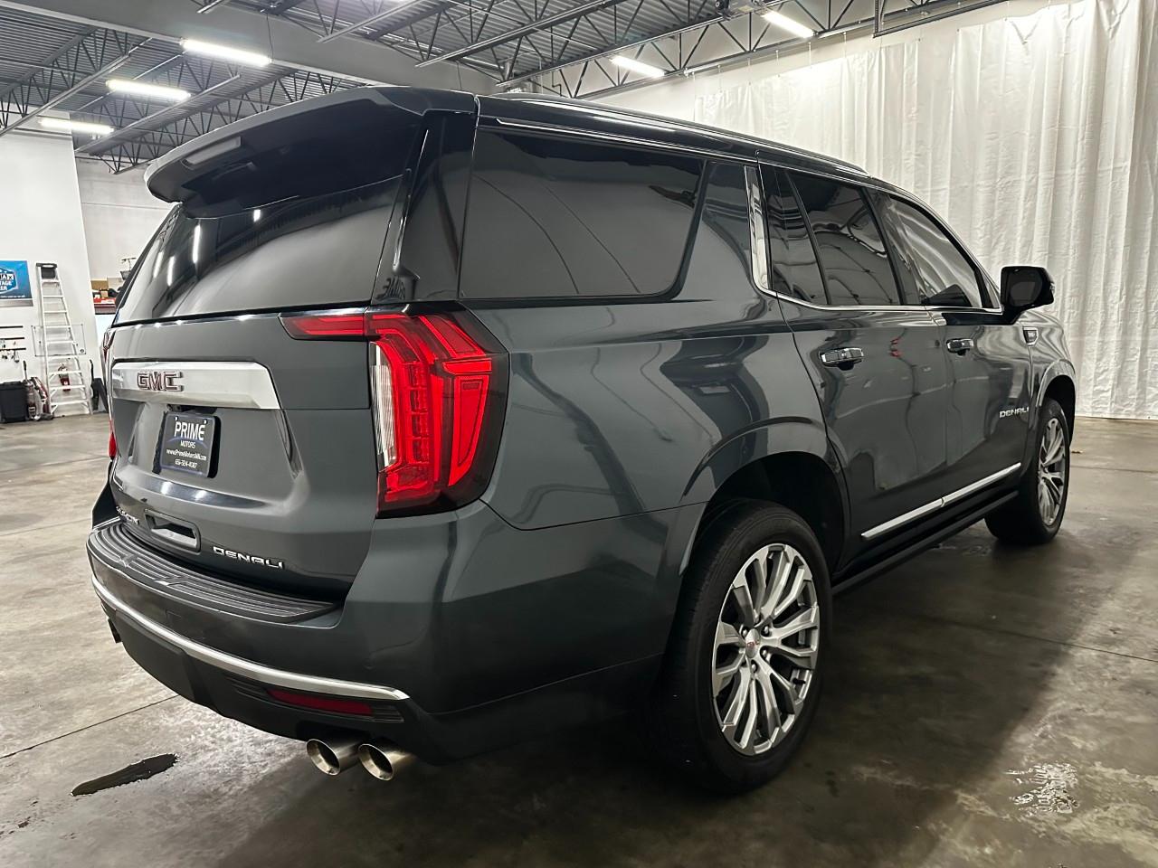 GMC Yukon Denali 4WD 2021