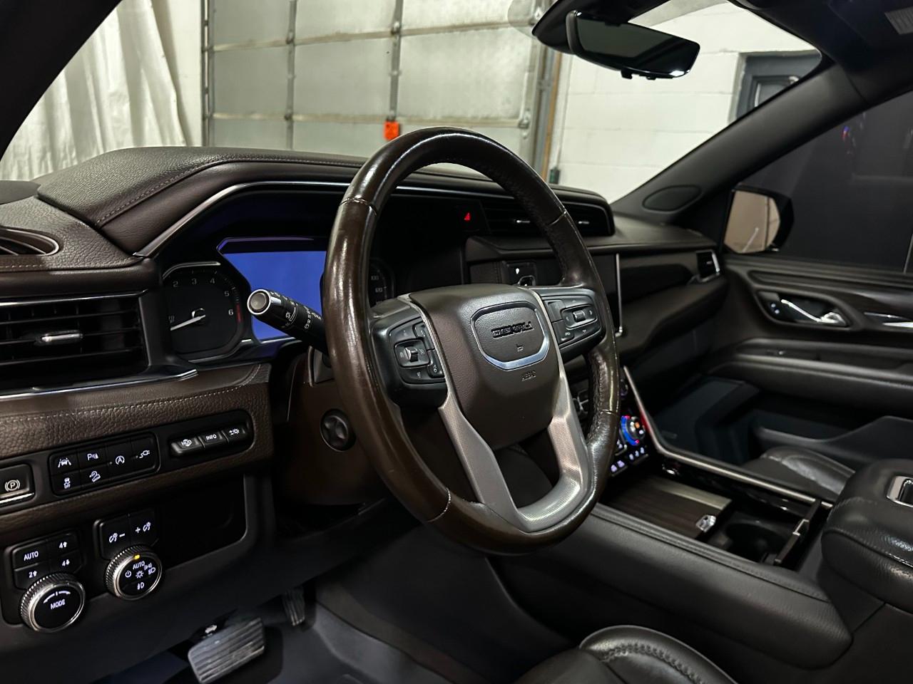 GMC Yukon Denali 4WD 2021