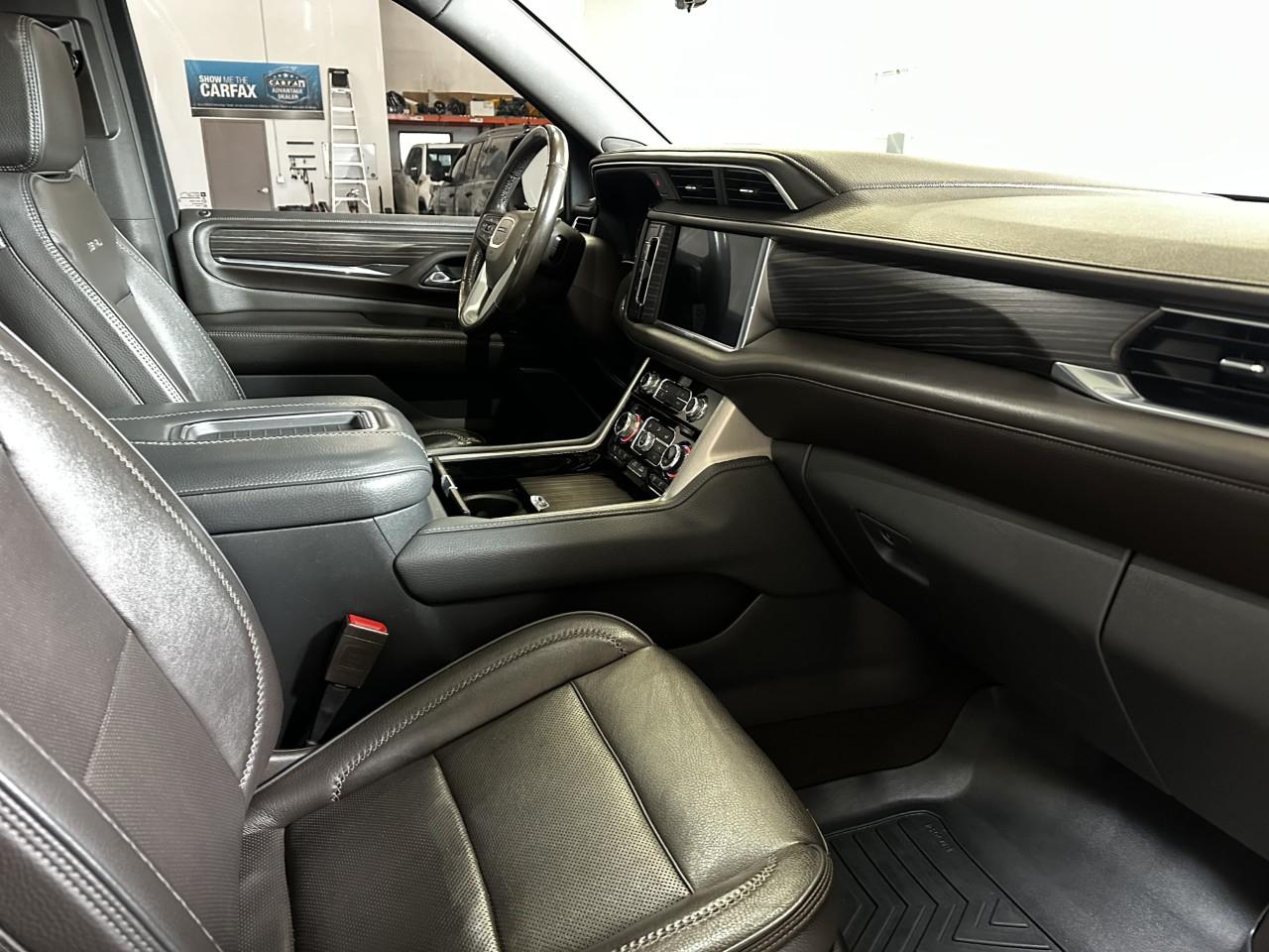 GMC Yukon Denali 4WD 2021