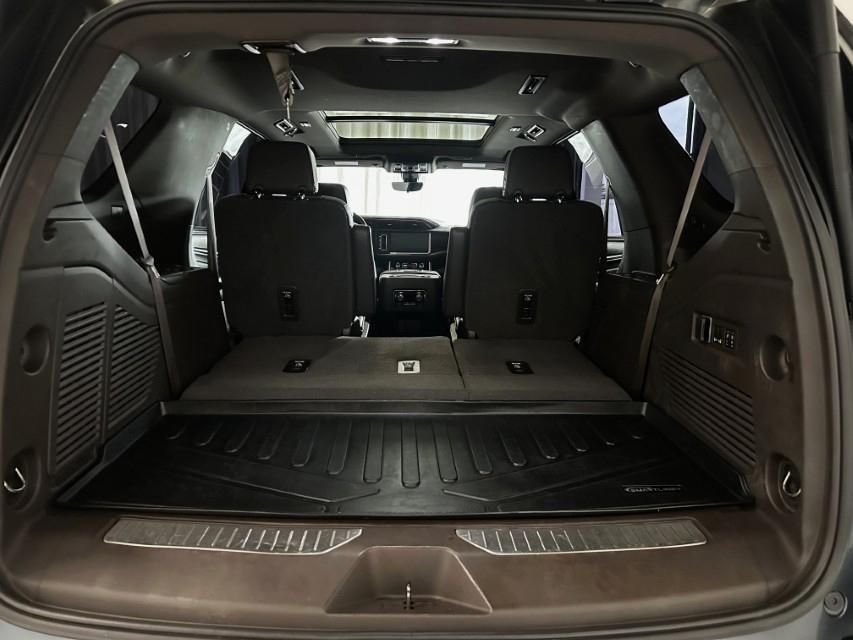 GMC Yukon Denali 4WD 2021