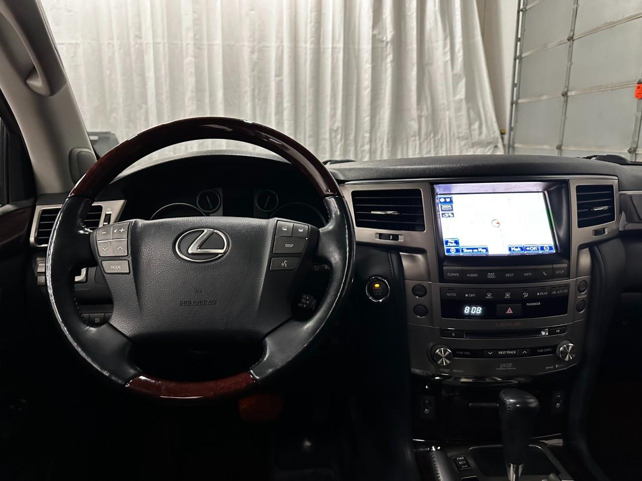 Lexus LX 570  2014