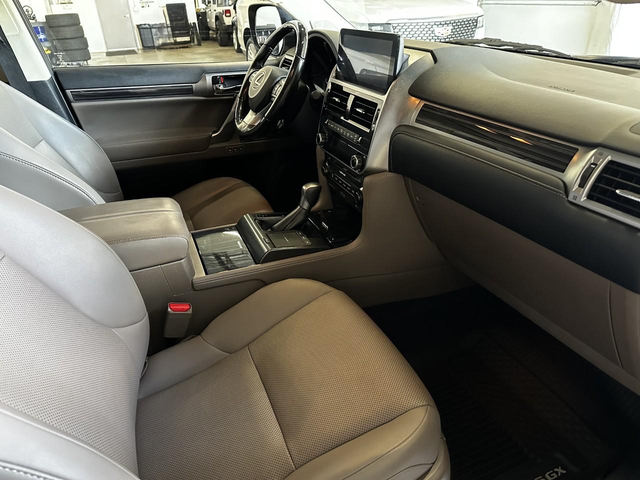Lexus GX  2022
