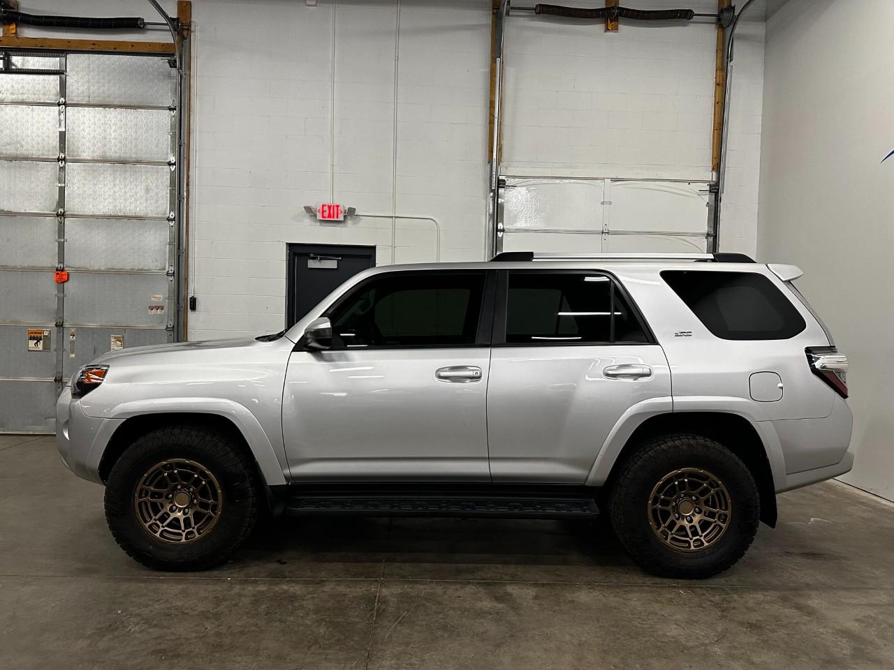 Toyota 4Runner SR5 4WD 2020