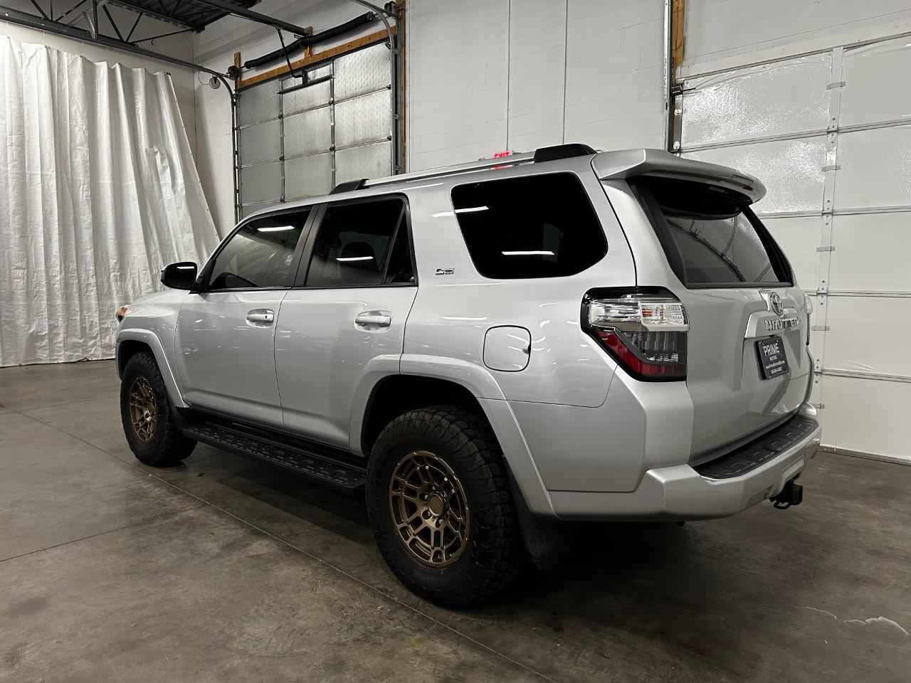 Toyota 4Runner SR5 4WD 2020