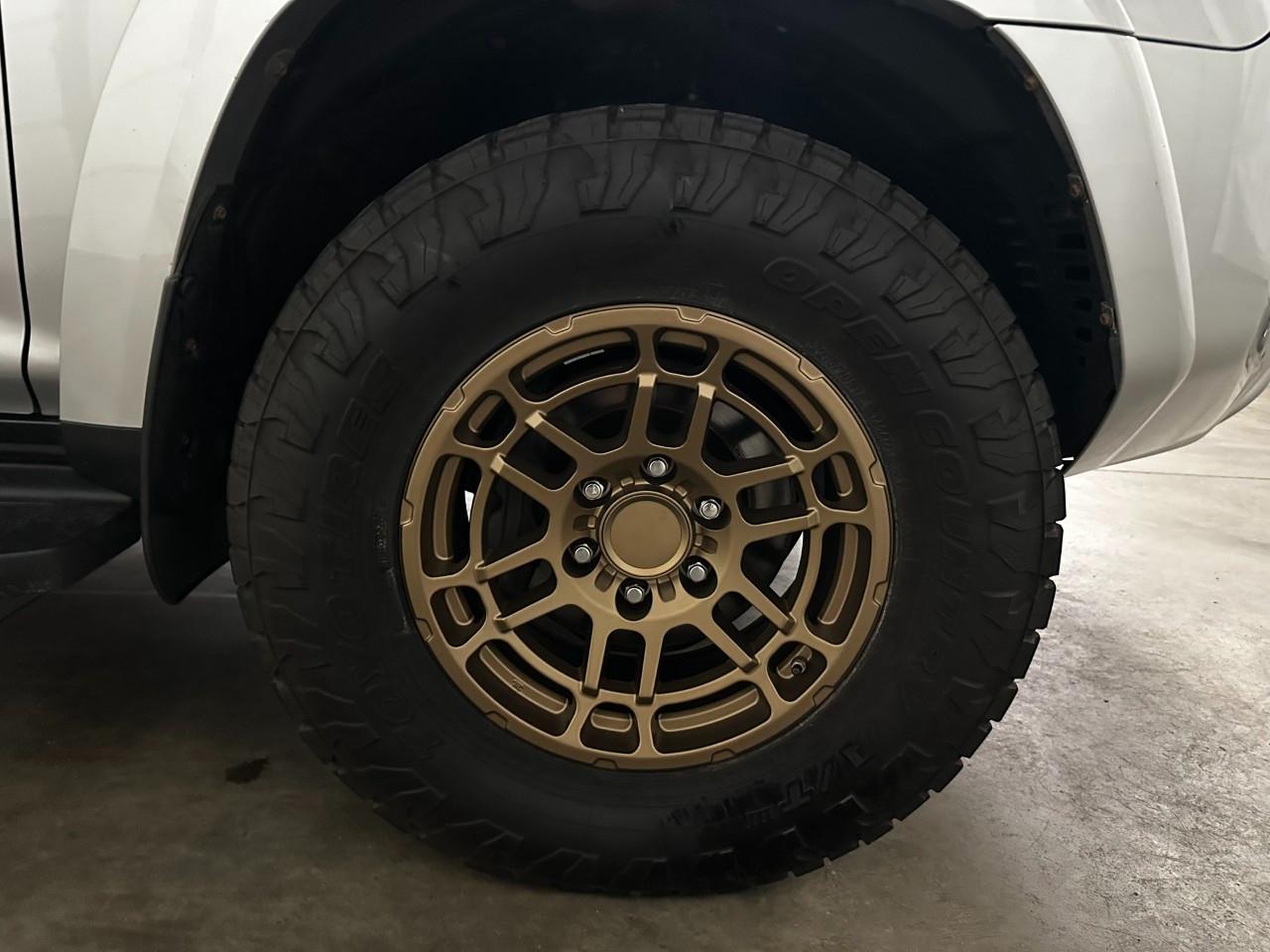 Toyota 4Runner SR5 4WD 2020