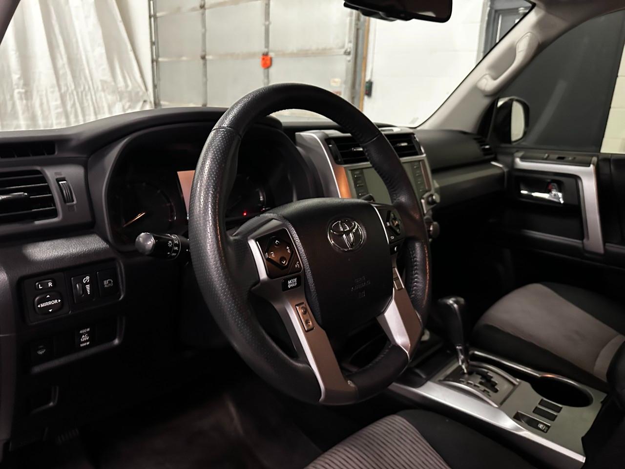 Toyota 4Runner SR5 4WD 2020
