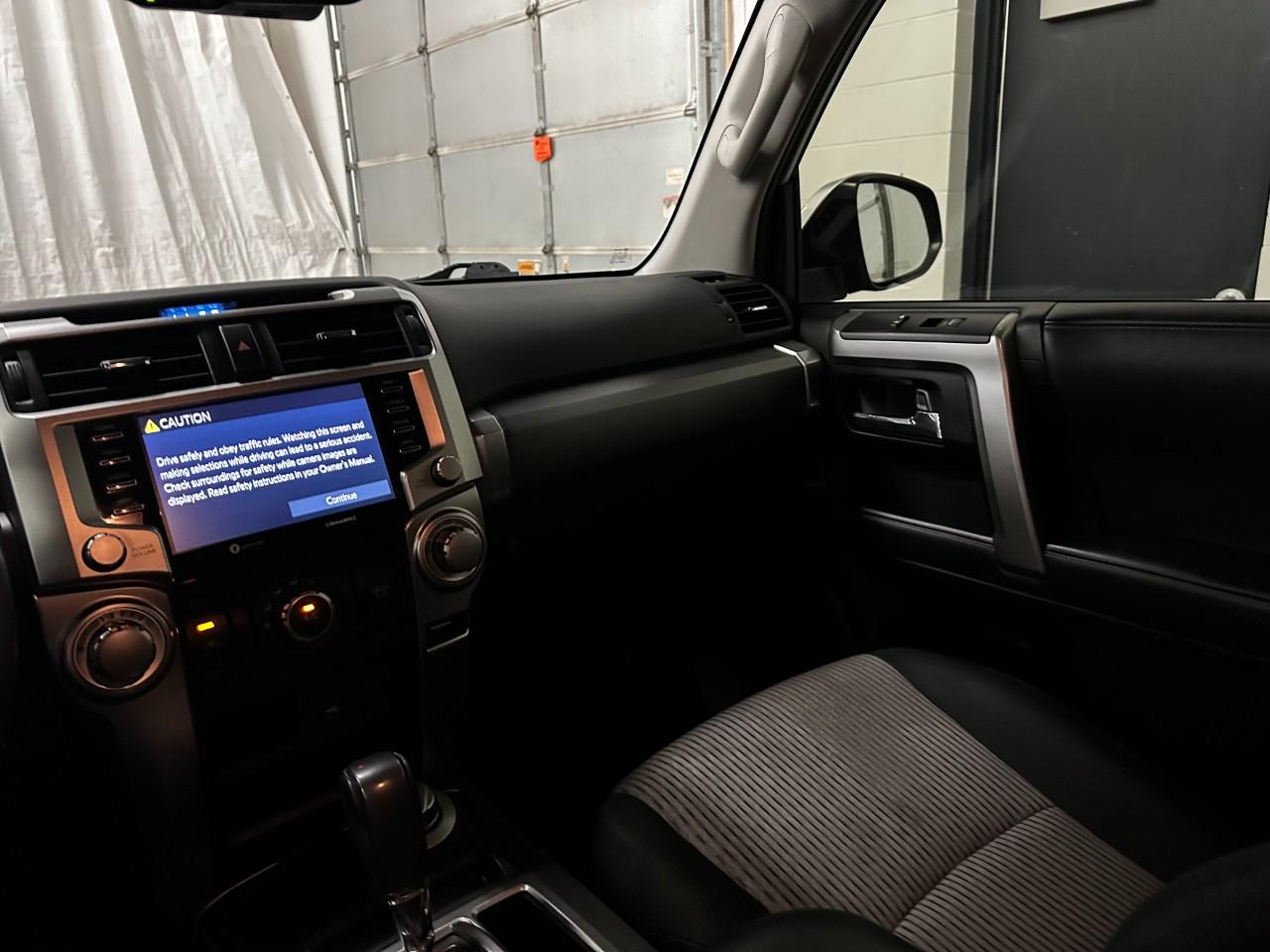 Toyota 4Runner SR5 4WD 2020