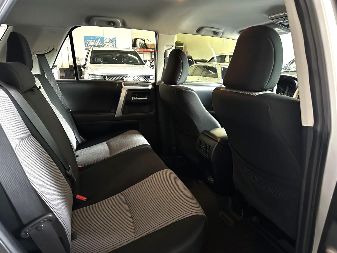 Toyota 4Runner SR5 4WD 2020