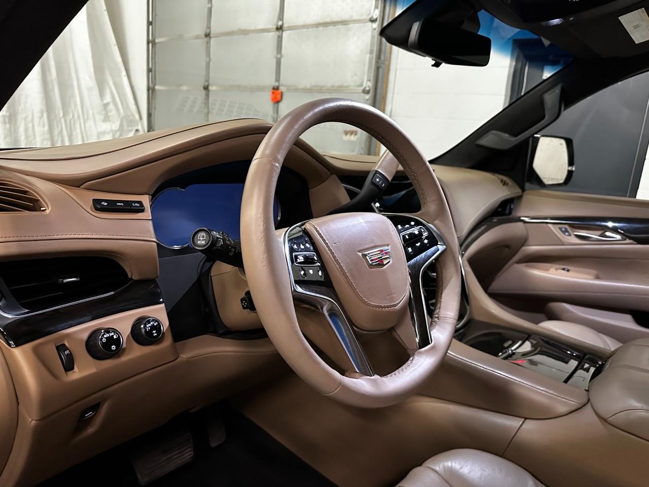Cadillac Escalade ESV  2019
