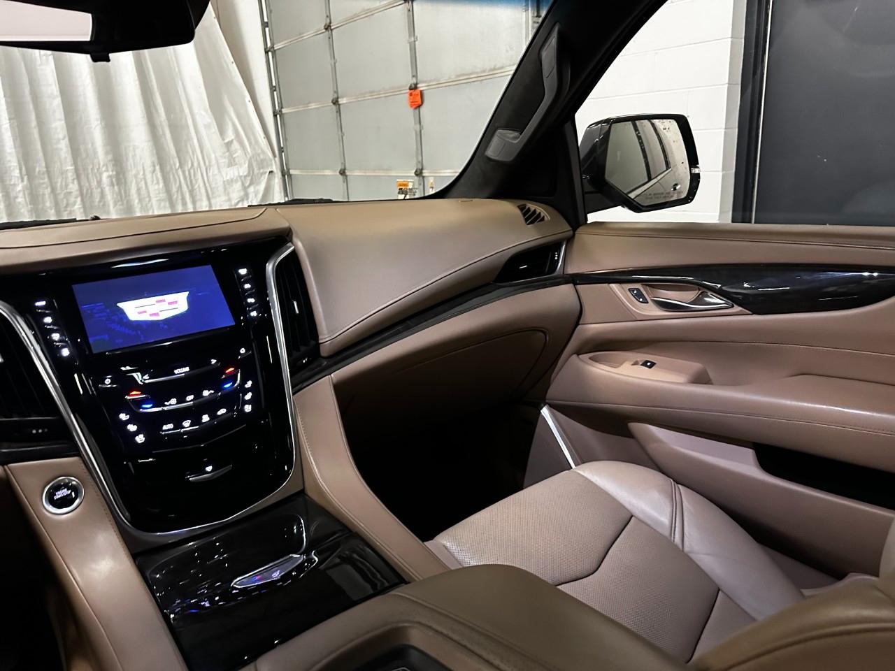 Cadillac Escalade ESV  2019
