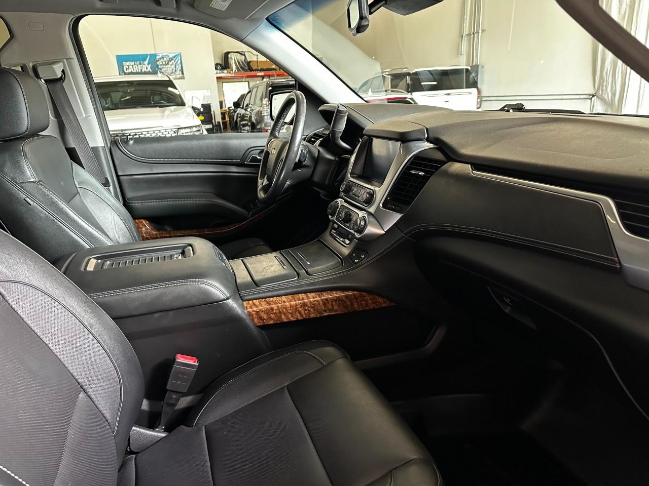Chevrolet Suburban Premier 4WD 2017