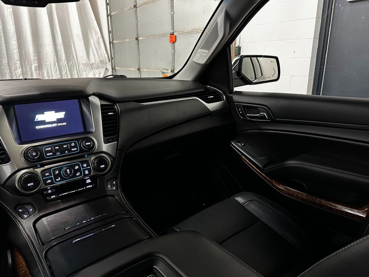 Chevrolet Suburban Premier 4WD 2017