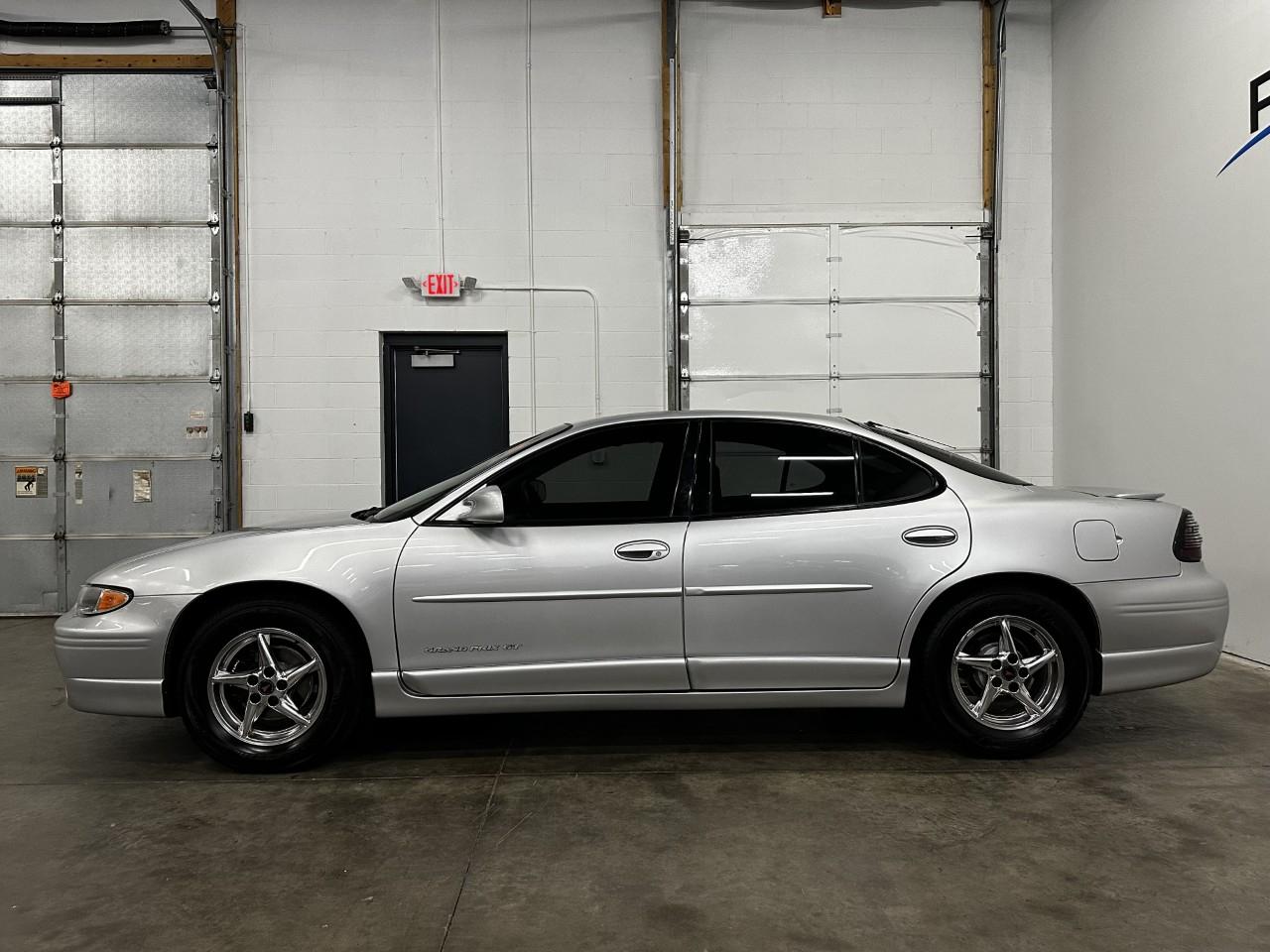 Pontiac Grand Prix GT sedan 2002