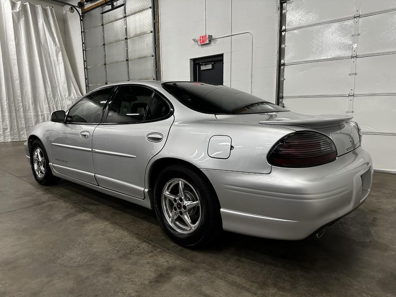 Pontiac Grand Prix GT sedan 2002