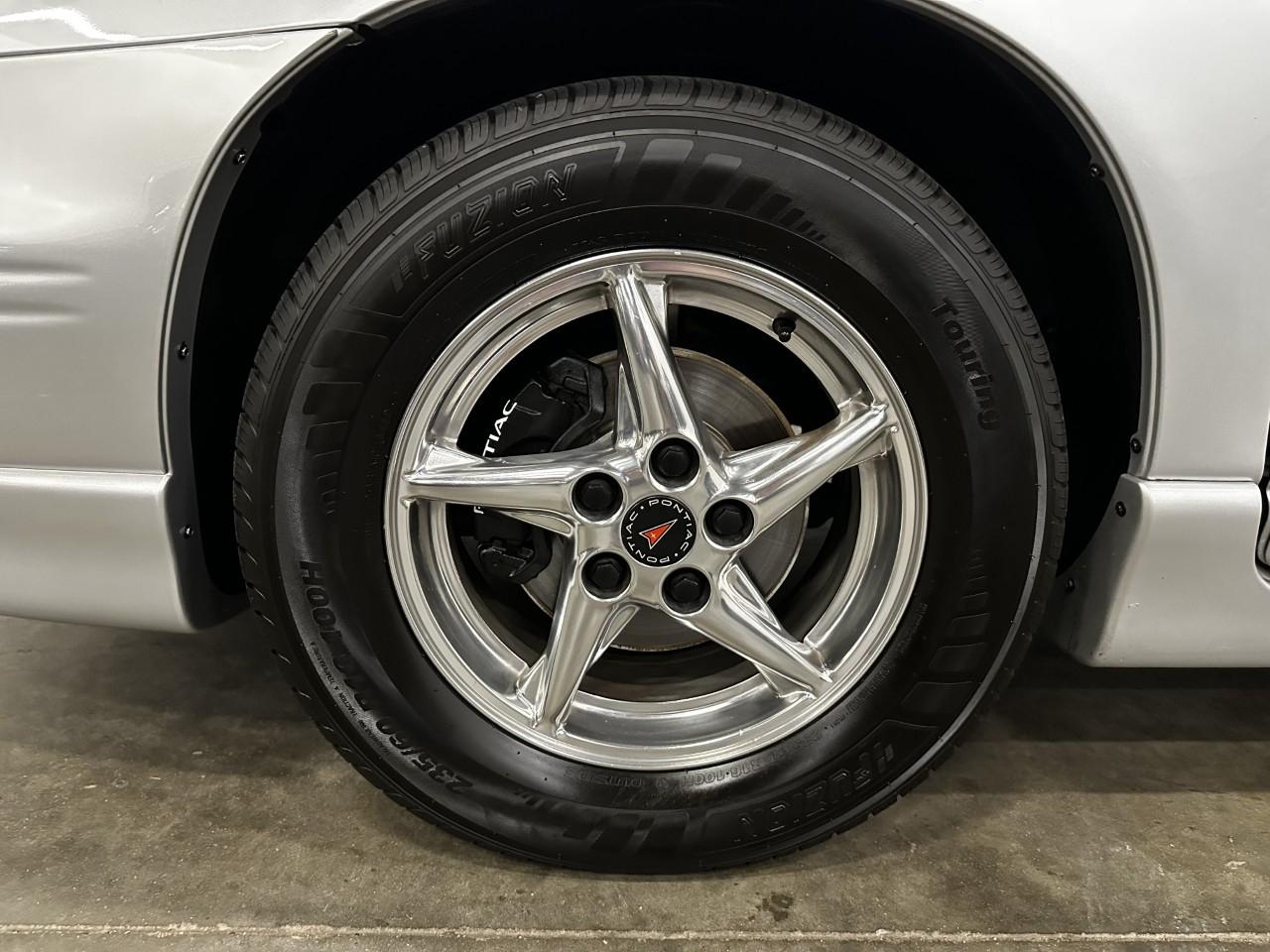 Pontiac Grand Prix GT sedan 2002