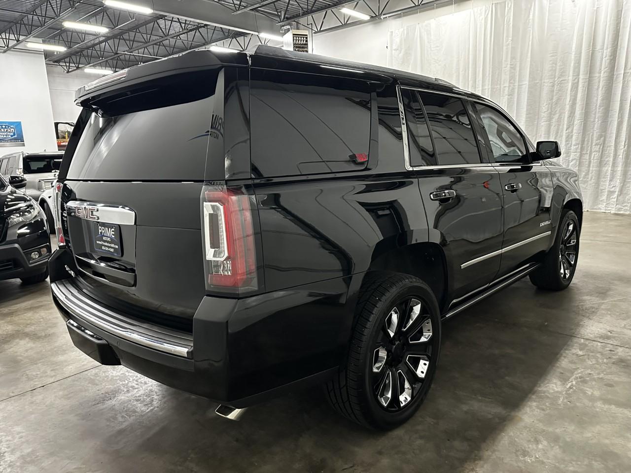 GMC Yukon Denali Ultimate 4WD 2018