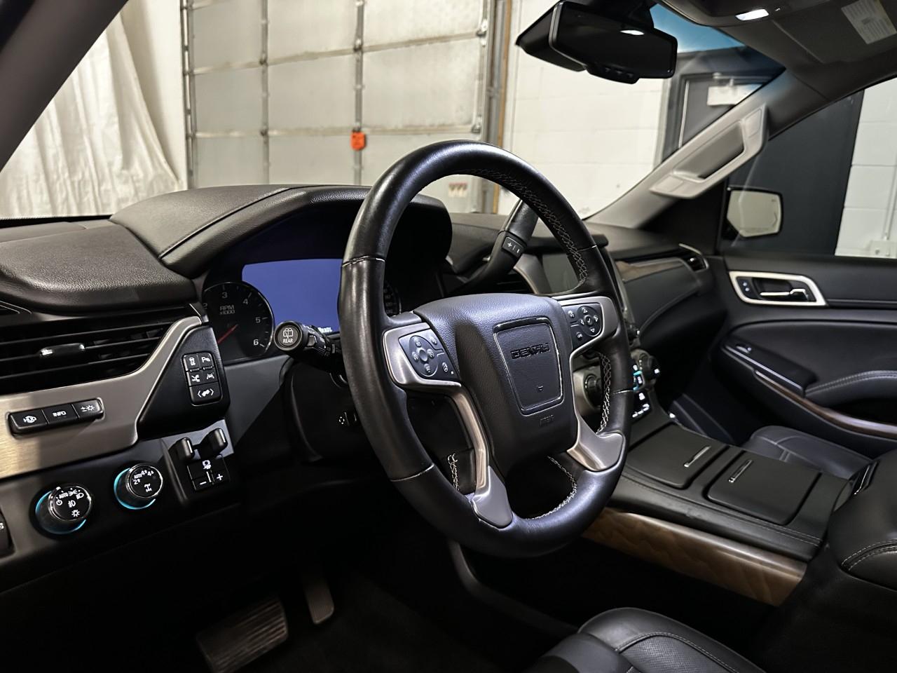 GMC Yukon Denali Ultimate 4WD 2018