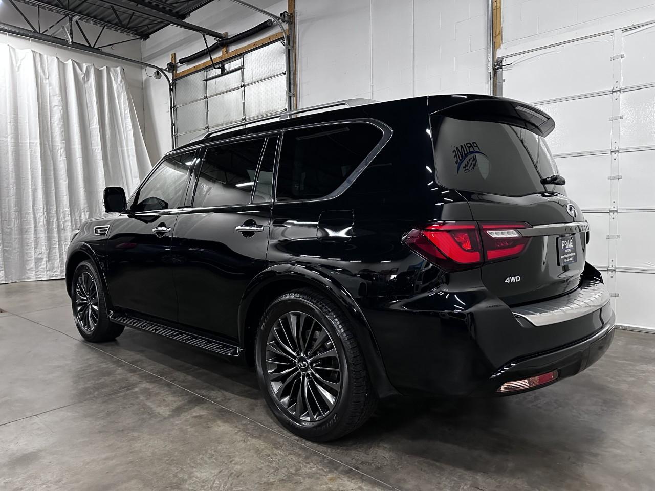 Infiniti QX80  2021