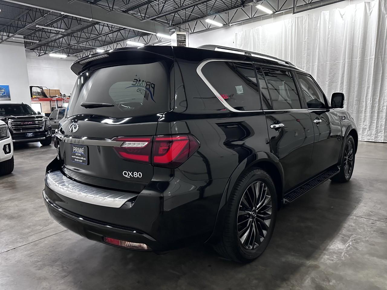 Infiniti QX80  2021