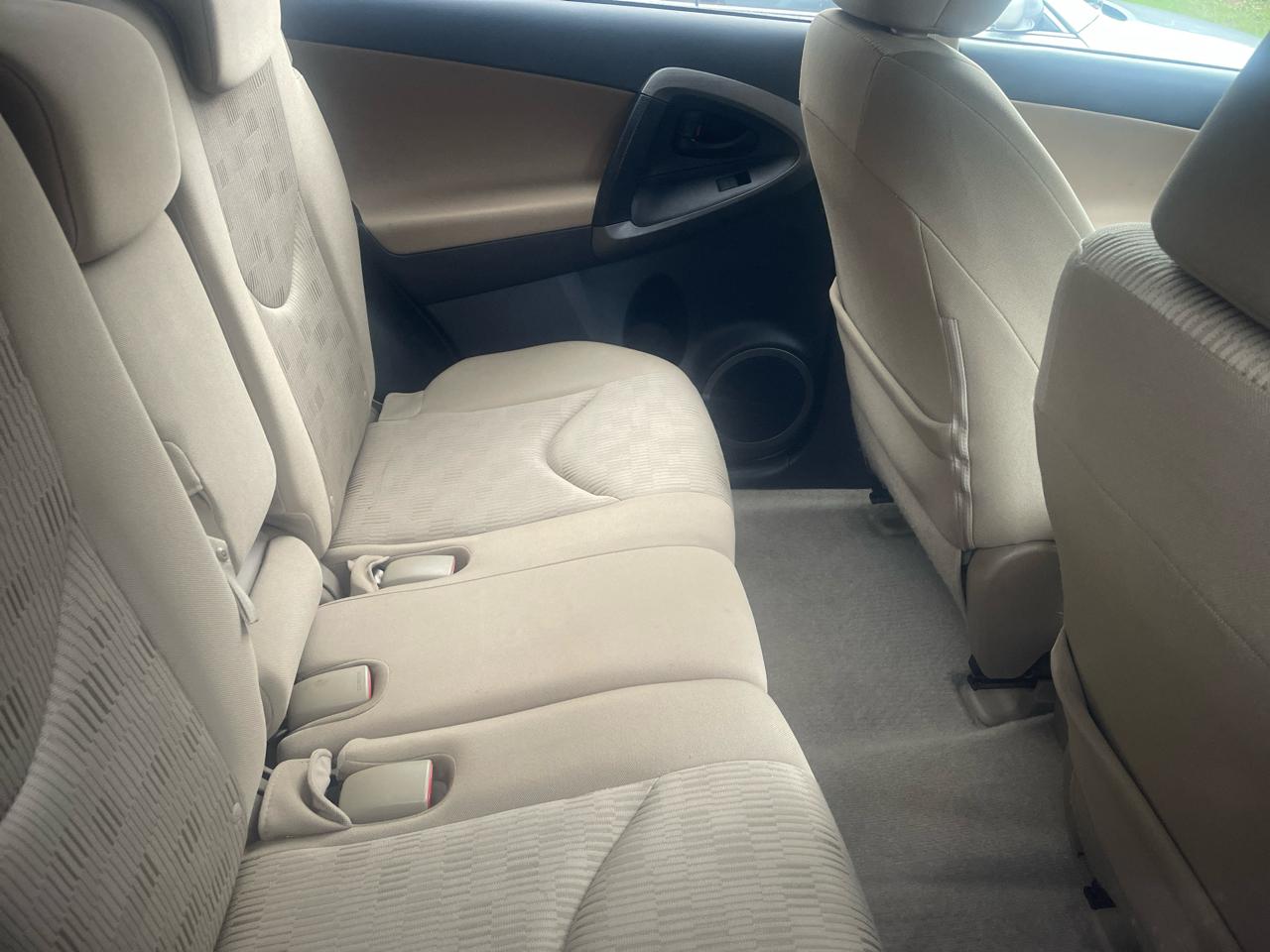 Toyota RAV4  2011