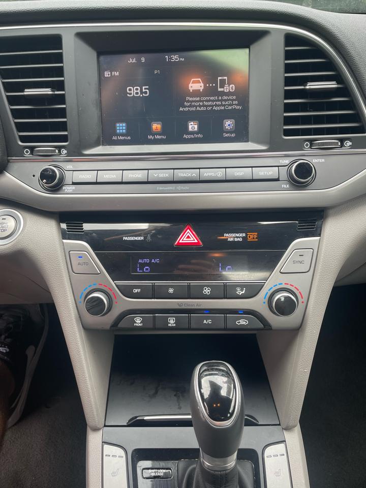 Hyundai Elantra  2018