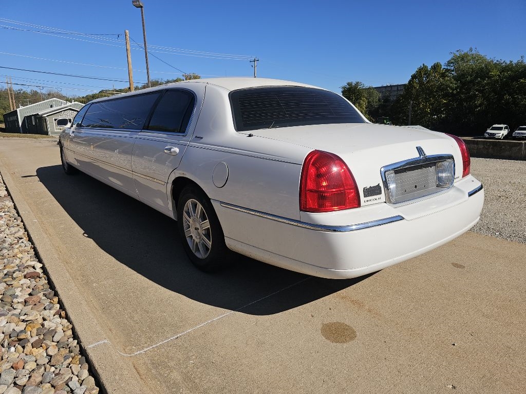 Lincoln Town Car  2007