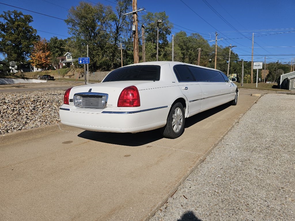 Lincoln Town Car  2007
