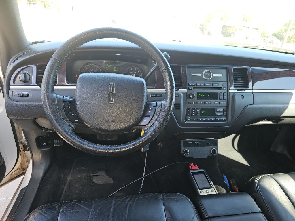 Lincoln Town Car  2007