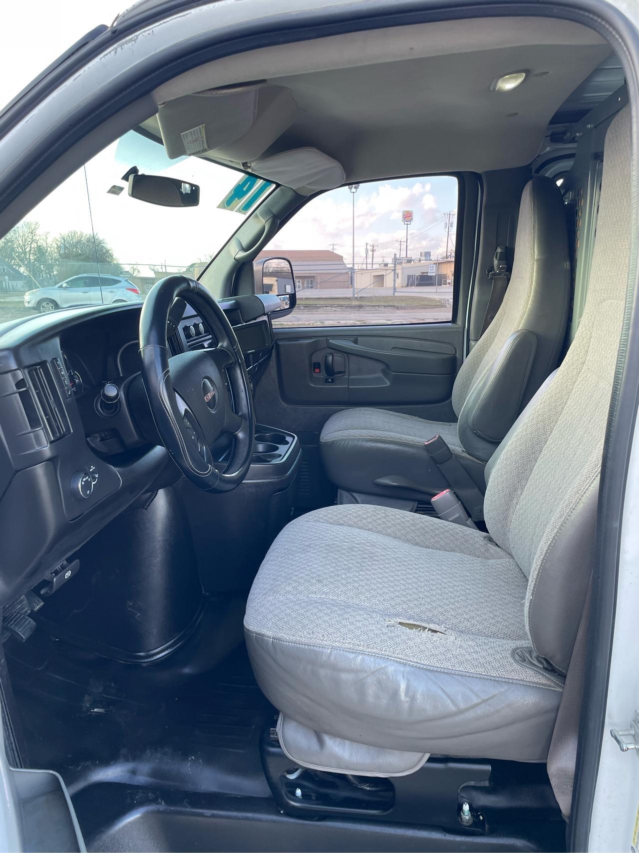 GMC Savana  2014