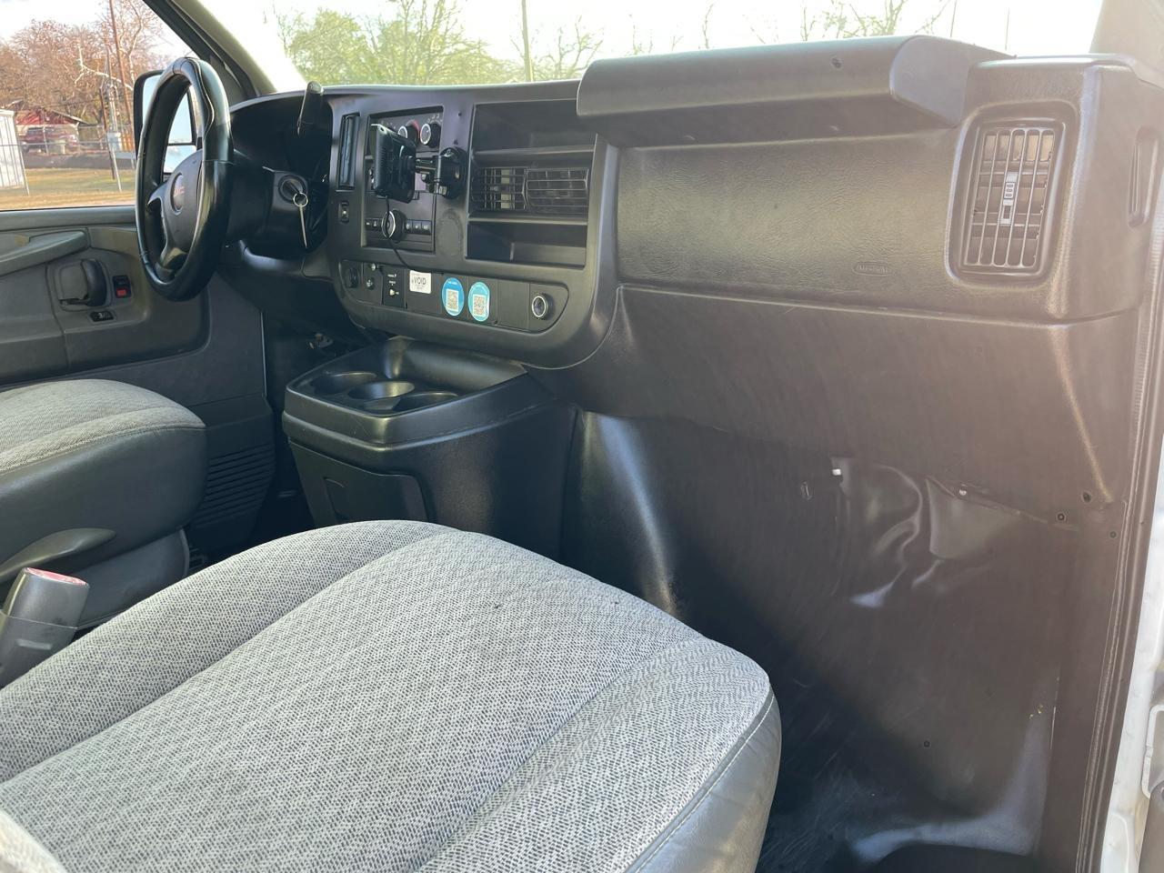 GMC Savana  2014
