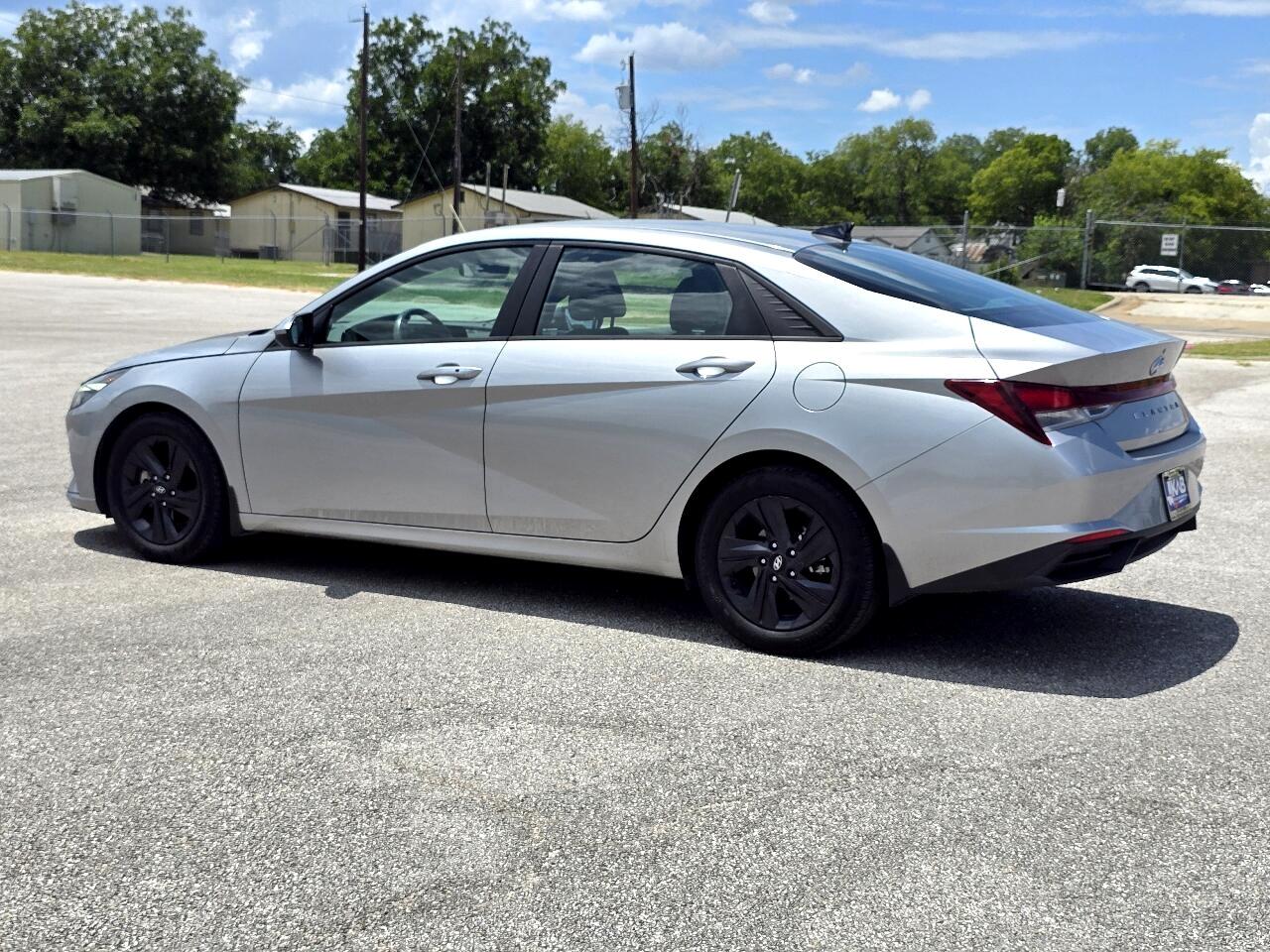 Hyundai Elantra  2022 Hyundai Elantra  2022