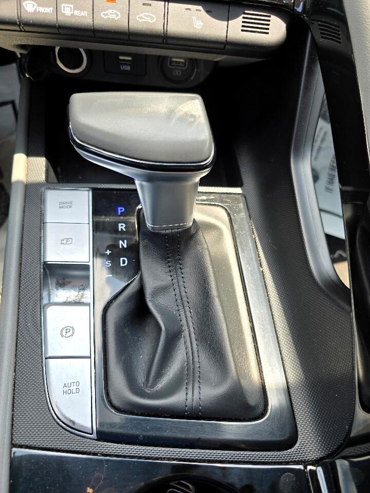 Hyundai Elantra  2022 Hyundai Elantra  2022