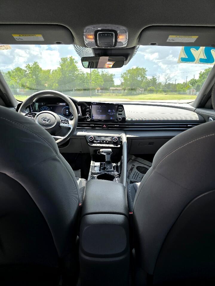 Hyundai Elantra  2022 Hyundai Elantra  2022
