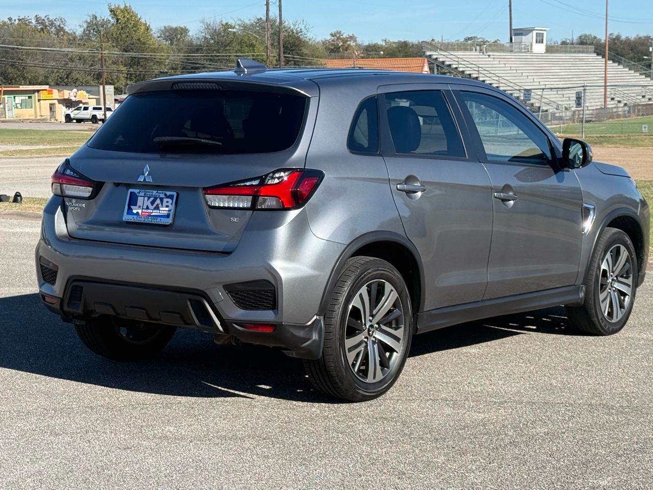 Mitsubishi Outlander Sport  2024