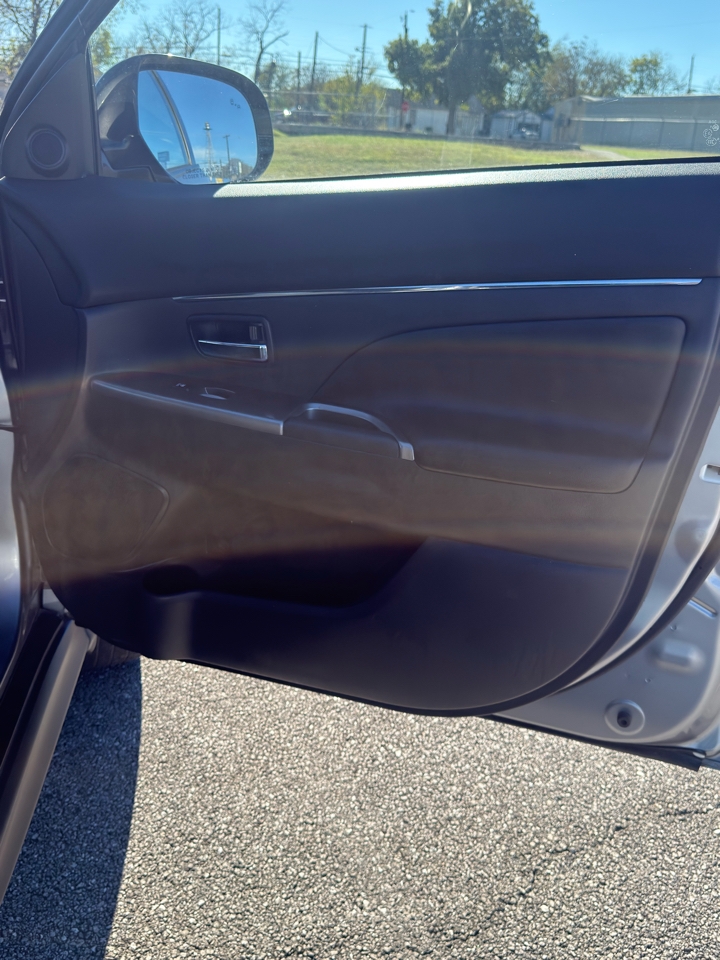 Mitsubishi Outlander Sport  2024