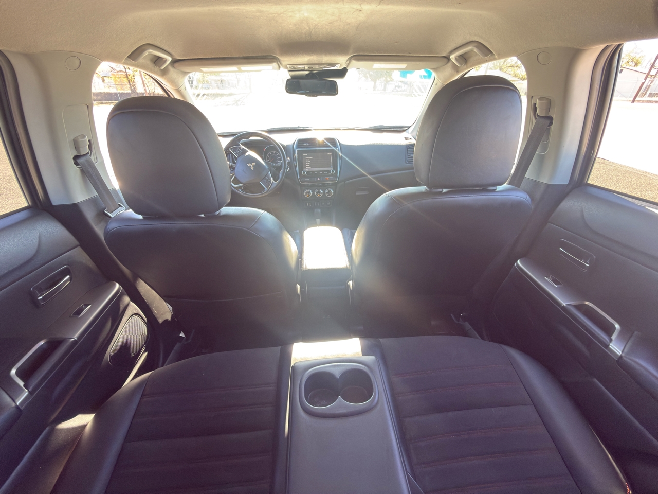 Mitsubishi Outlander Sport  2024