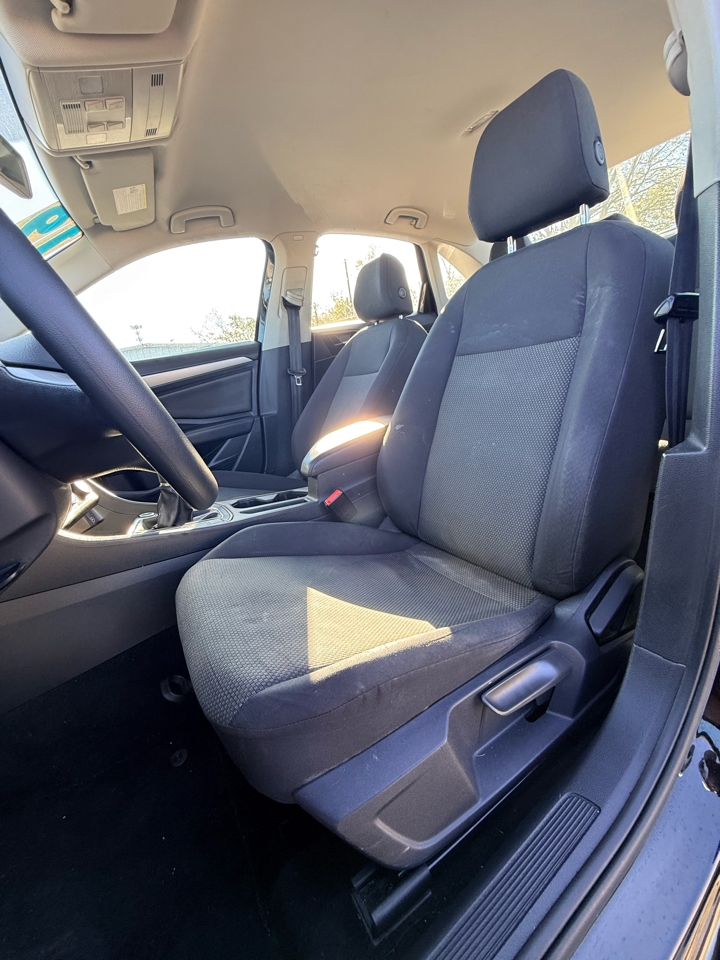 Volkswagen Jetta  2019