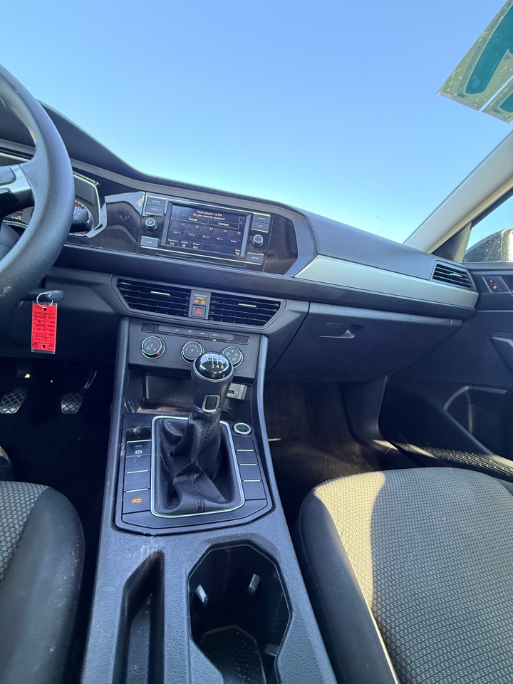 Volkswagen Jetta  2019