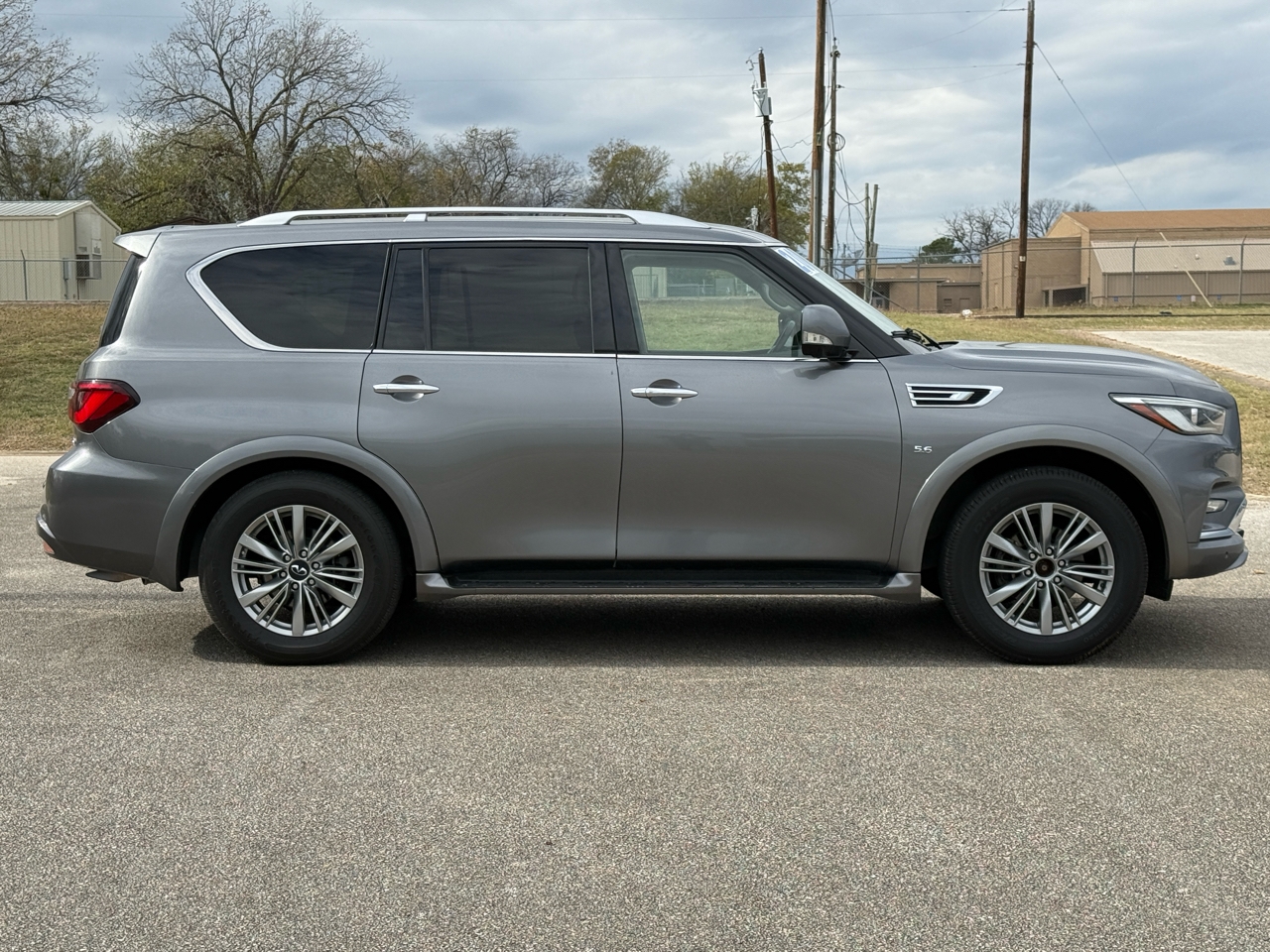 Infiniti QX80  2020