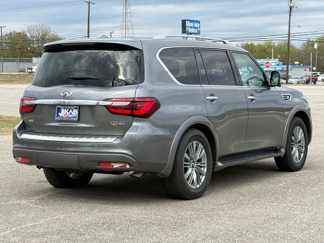Infiniti QX80  2020