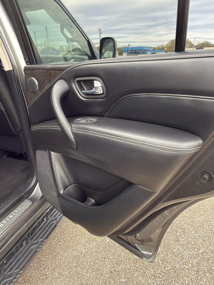Infiniti QX80  2020