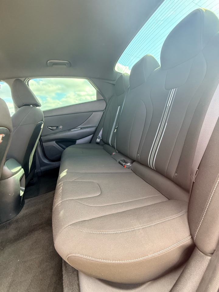 Hyundai Elantra  2025