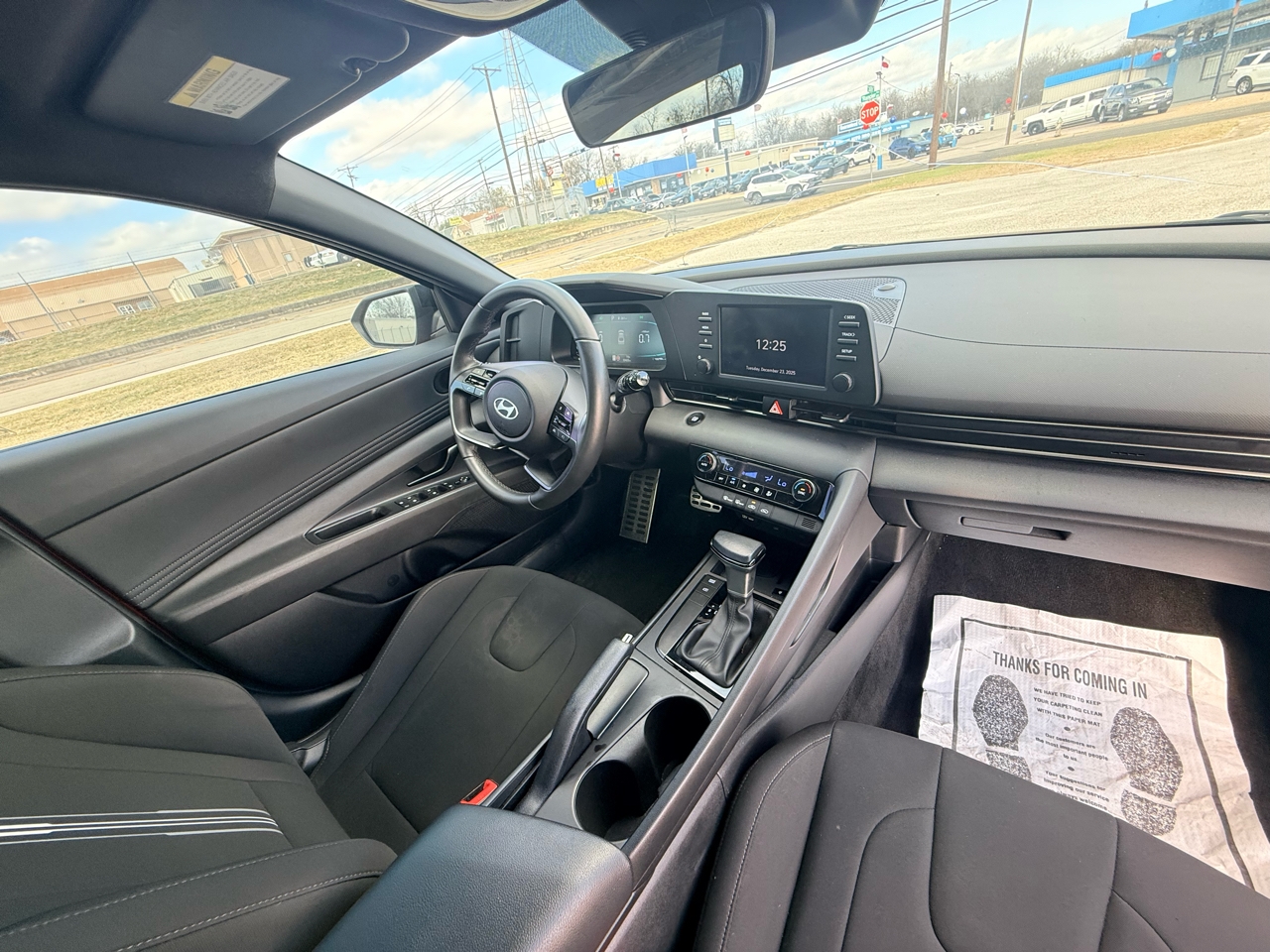 Hyundai Elantra  2025