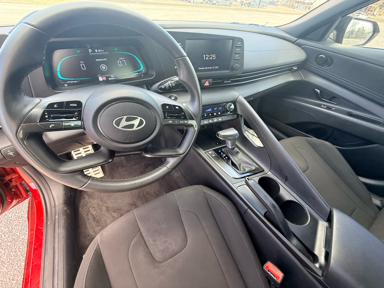 Hyundai Elantra  2025