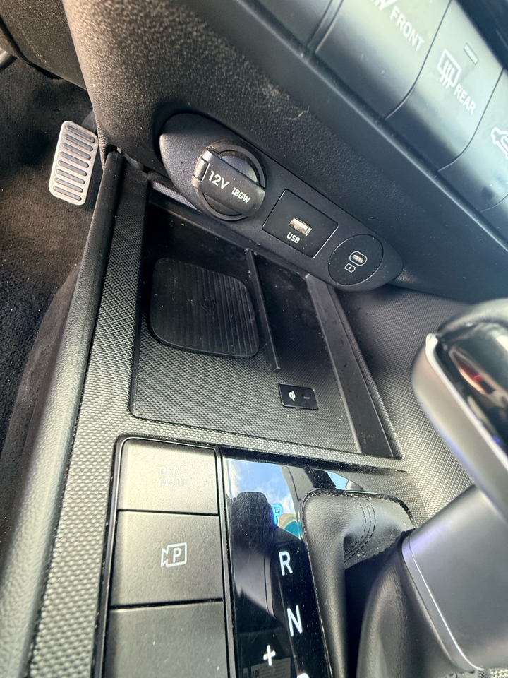 Hyundai Elantra  2025